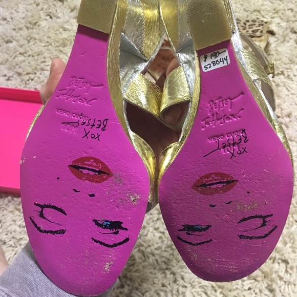 EUC Betsey Johnson gold and silver wedges Sz 10 - Picture 4 of 6